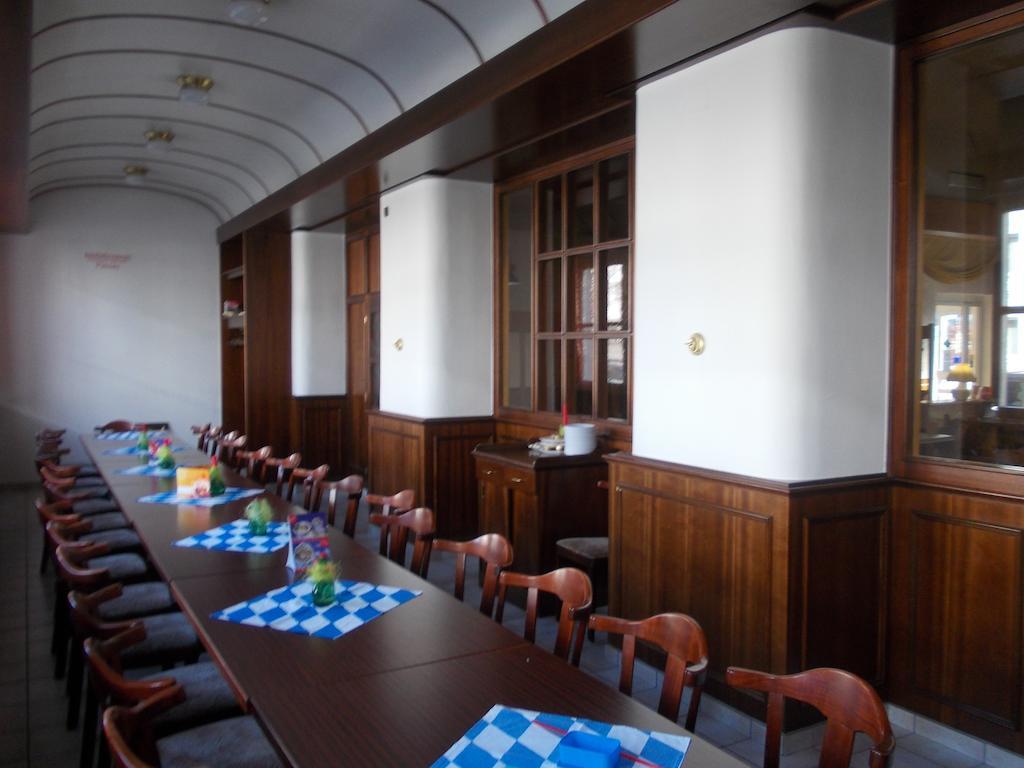 Hotel Im Bahnhof Passavia Esterno foto