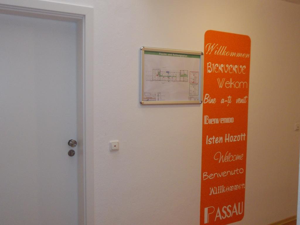 Hotel Im Bahnhof Passavia Esterno foto