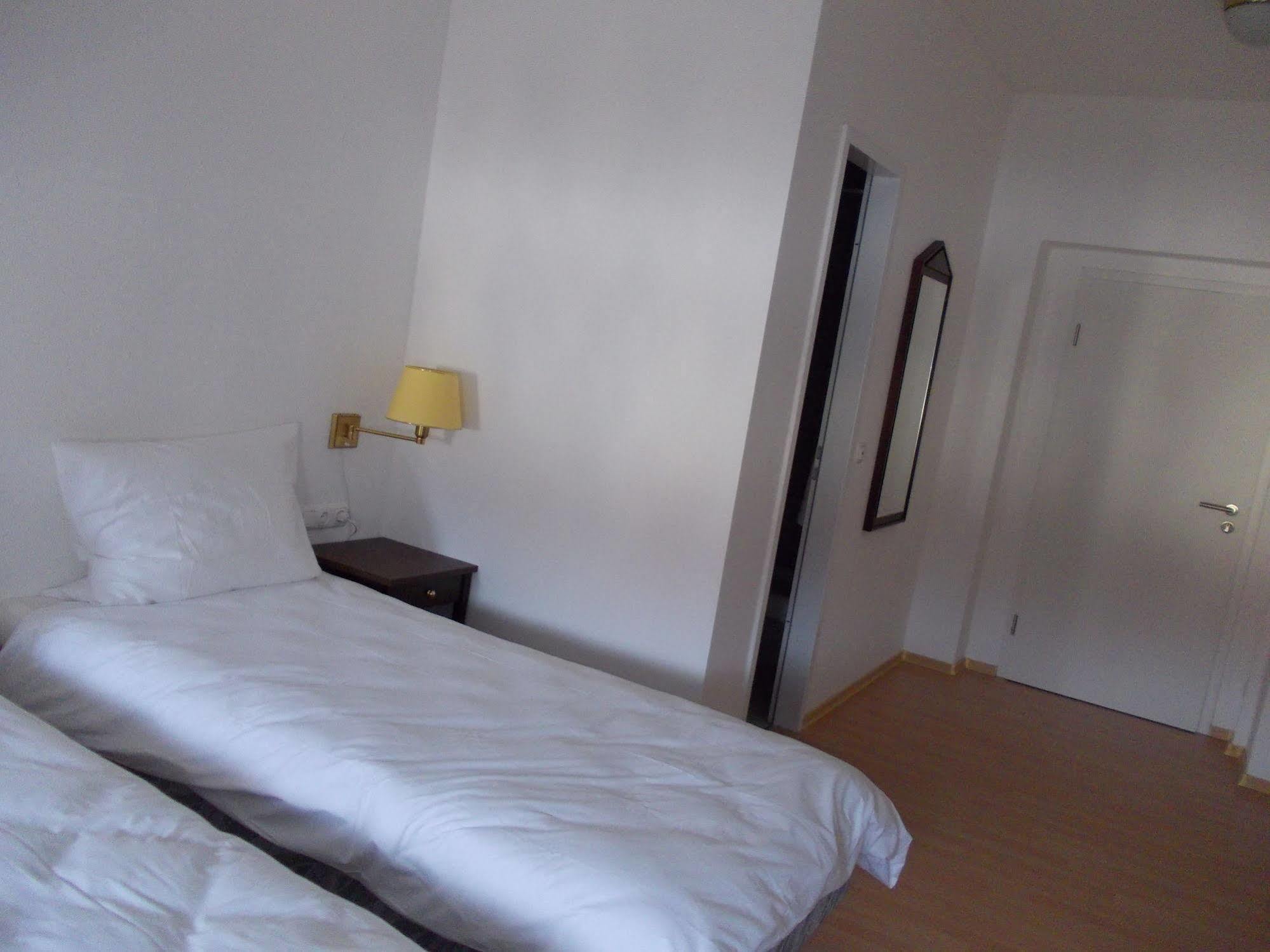 Hotel Im Bahnhof Passavia Esterno foto