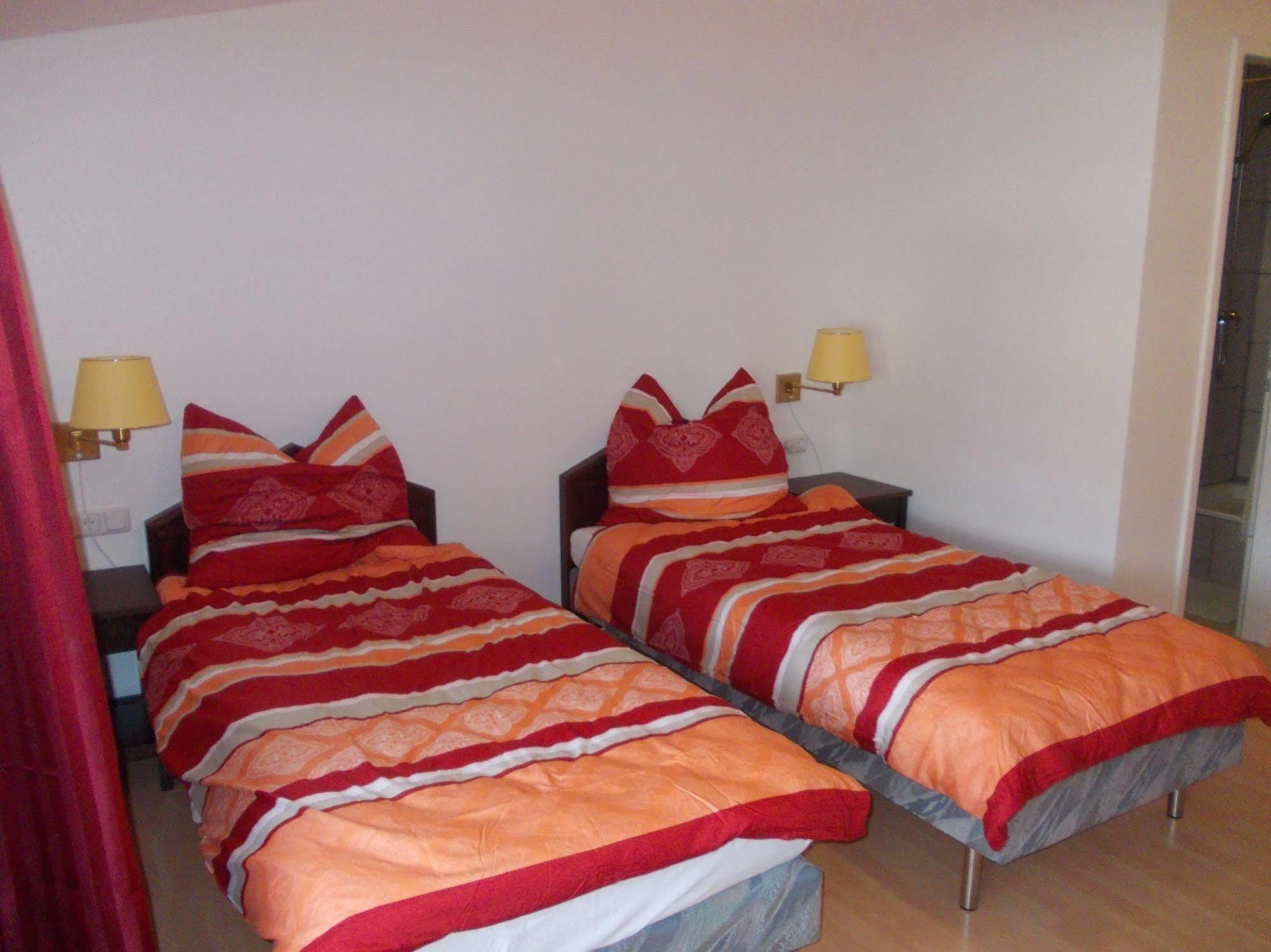 Hotel Im Bahnhof Passavia Esterno foto