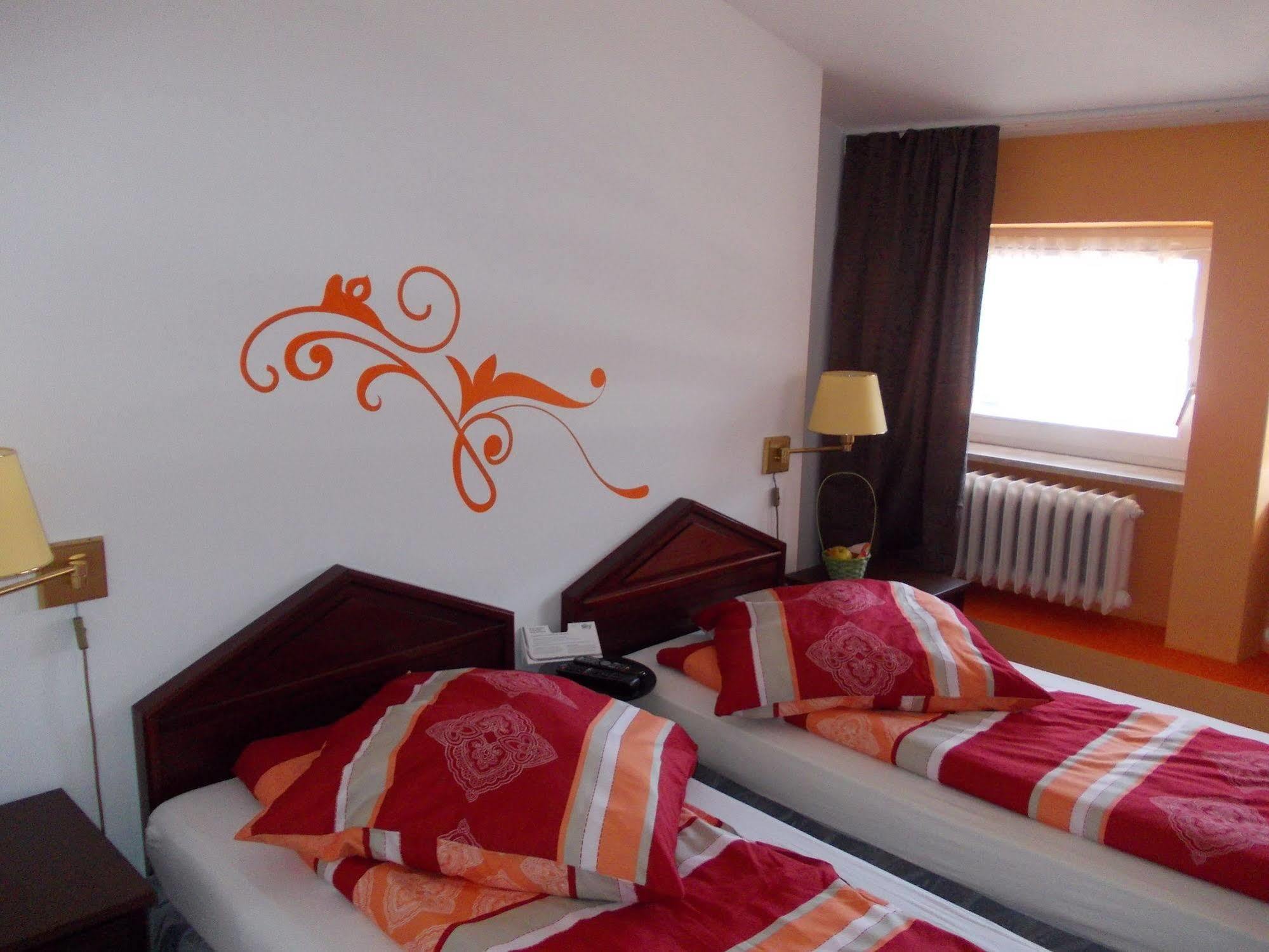 Hotel Im Bahnhof Passavia Esterno foto