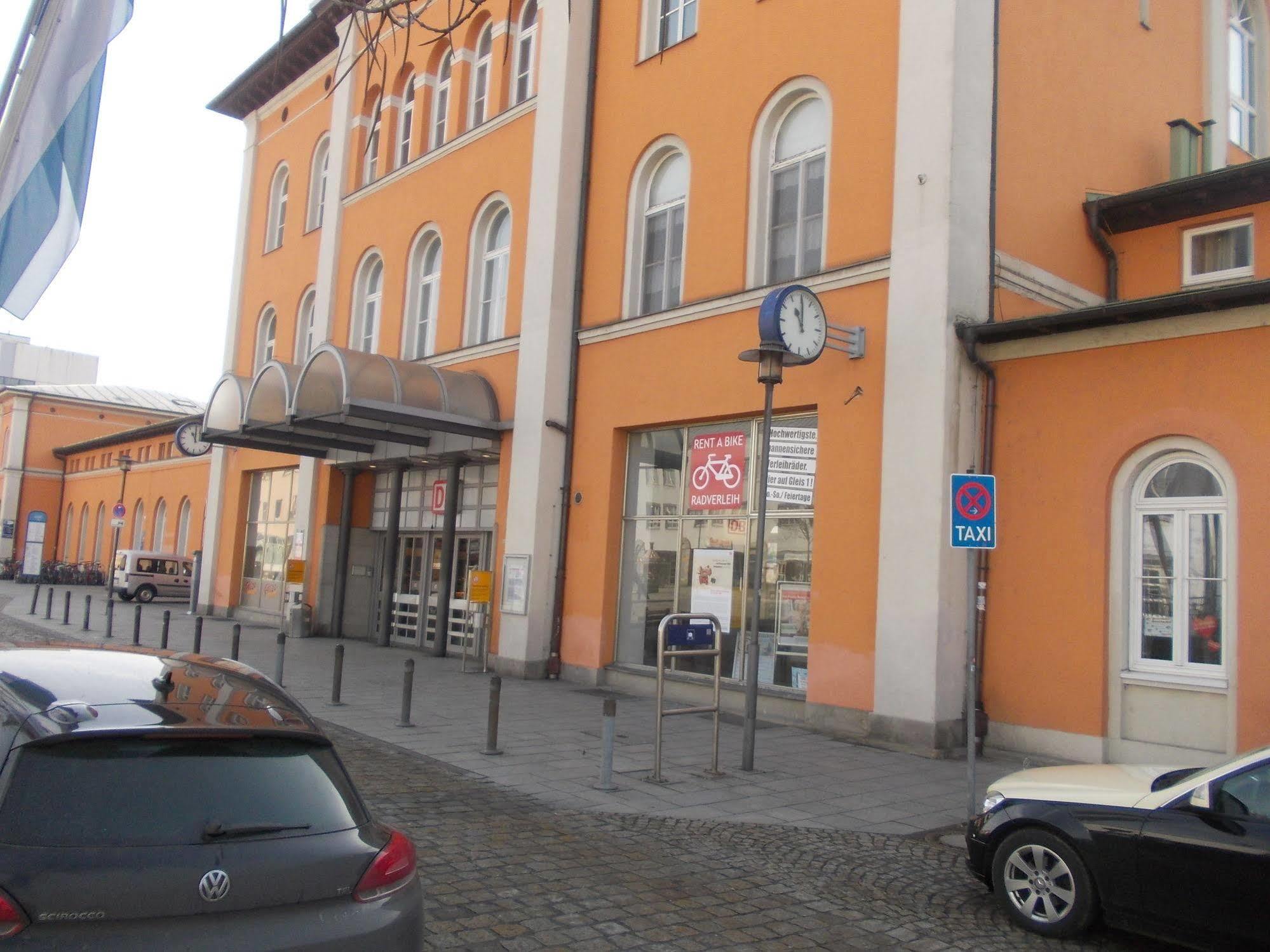 Hotel Im Bahnhof Passavia Esterno foto